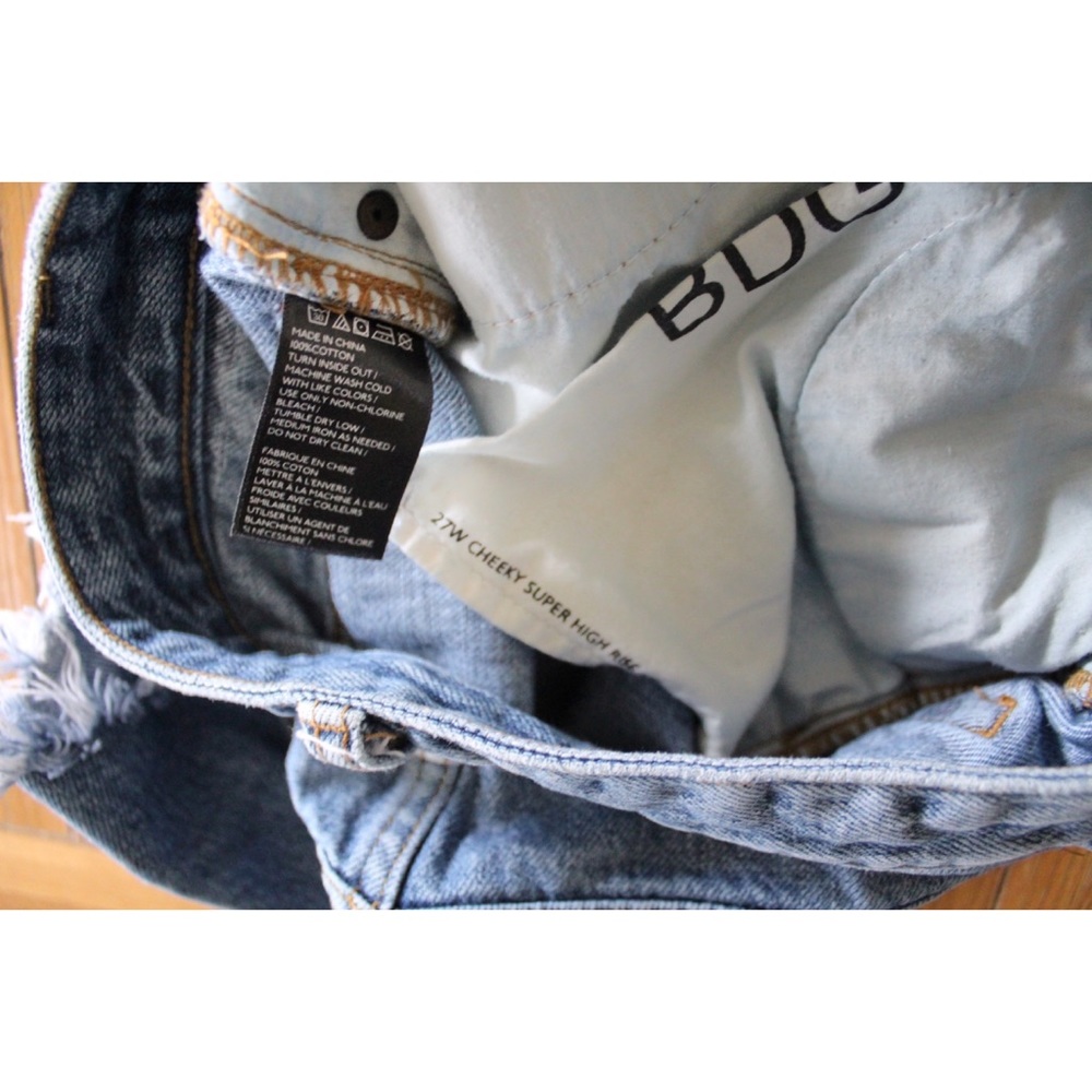 BDG Urban Outfitters Frayed Hem Cheeky Super High Rise Jean Shorts 27 4 - Picture 9 of 9